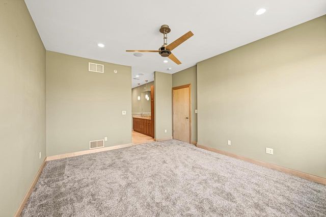 7513 W Tuckaway Pines CIRCLE, Franklin, WI 53132