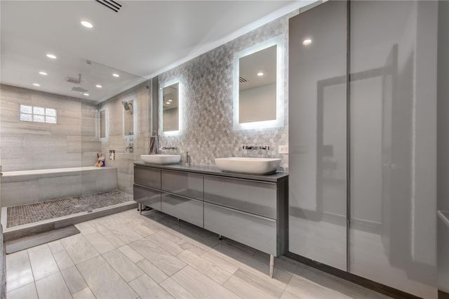 331 Gershwin Drive, Houston, TX 77079