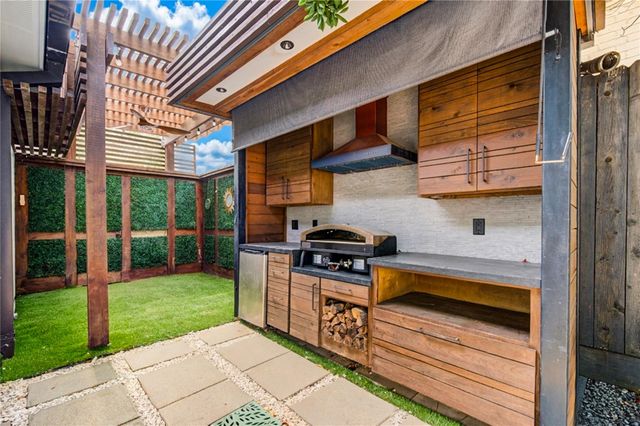 331 Gershwin Drive, Houston, TX 77079