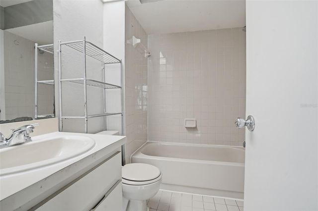 6258 OAK CLUSTER CIR, Tampa, FL 33634