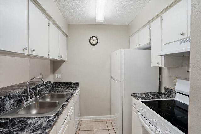 6258 OAK CLUSTER CIR, Tampa, FL 33634