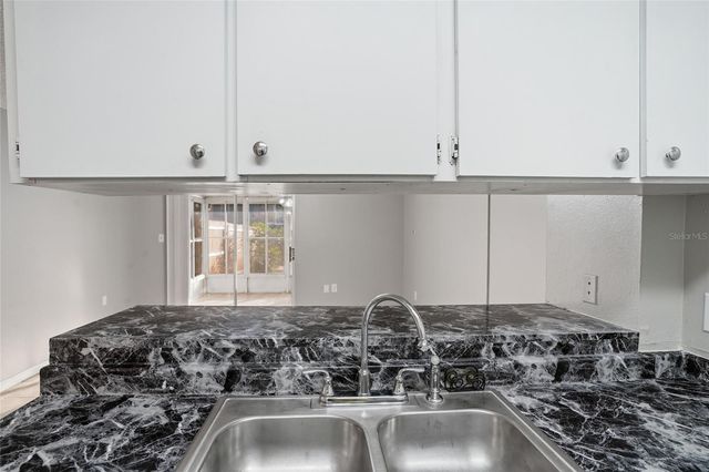 6258 OAK CLUSTER CIR, Tampa, FL 33634