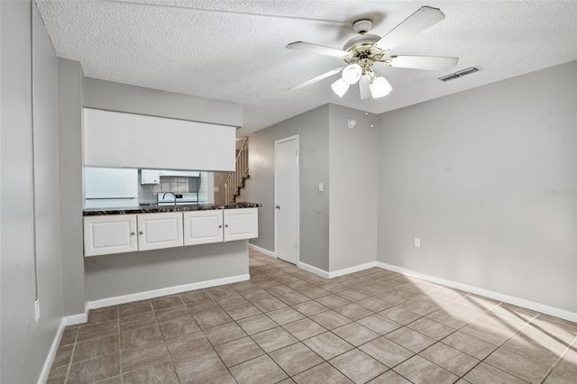 6258 OAK CLUSTER CIR, Tampa, FL 33634