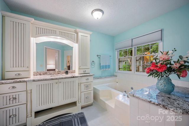 140 Quiet Cove Road, Mooresville, NC 28117