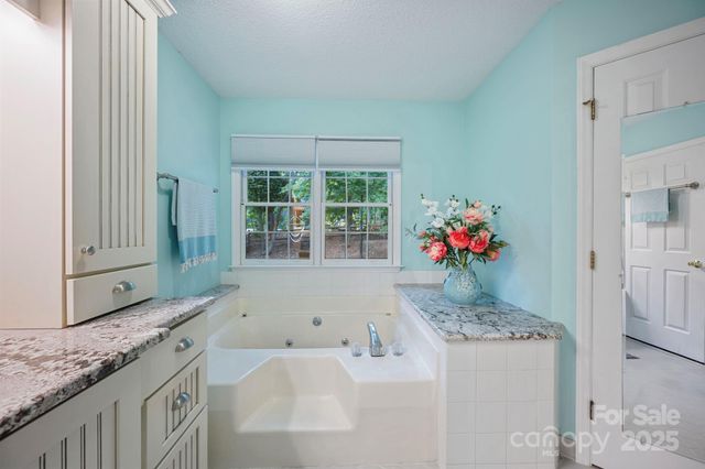 140 Quiet Cove Road, Mooresville, NC 28117