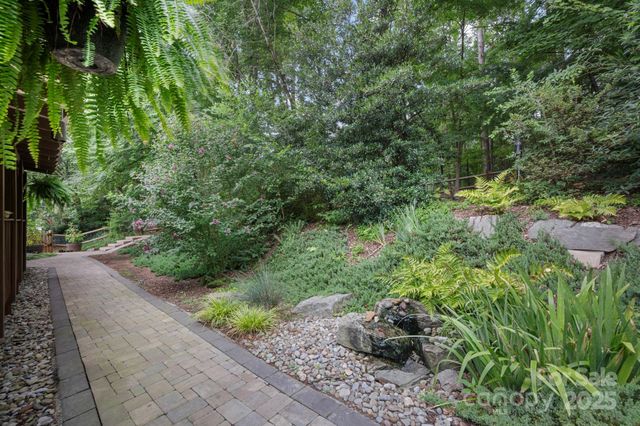 140 Quiet Cove Road, Mooresville, NC 28117
