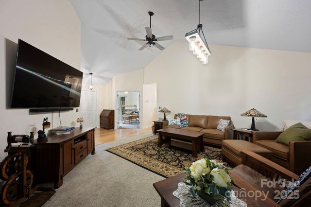 140 Quiet Cove Road, Mooresville, NC 28117
