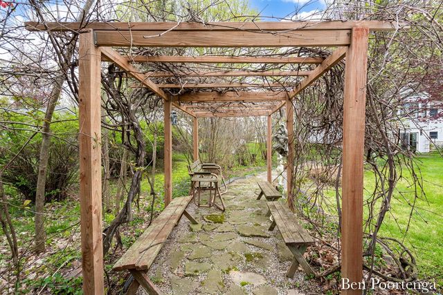 10299 Fisk Road, Belding, MI 48809