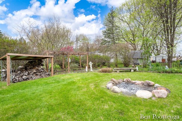 10299 Fisk Road, Belding, MI 48809