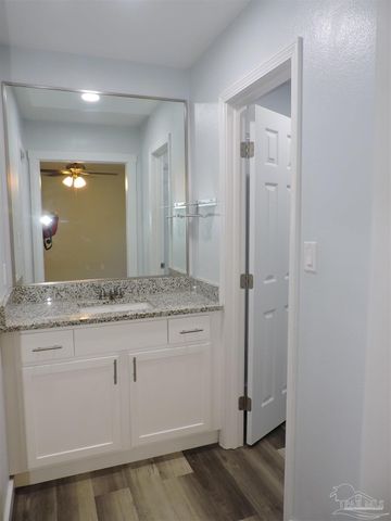 526 Briarwood Dr, Pensacola, FL 32506