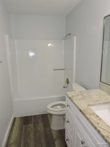 526 Briarwood Dr, Pensacola, FL 32506