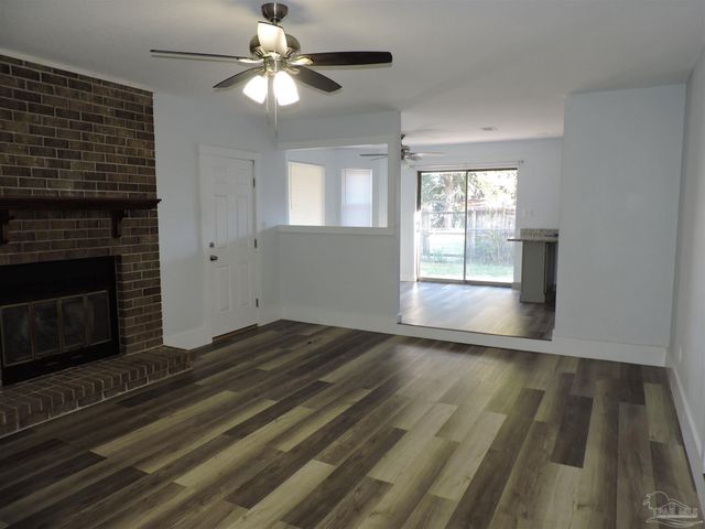 526 Briarwood Dr, Pensacola, FL 32506