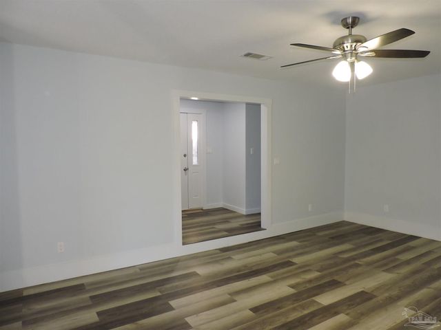 526 Briarwood Dr, Pensacola, FL 32506