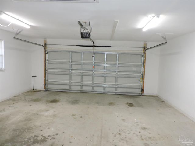 526 Briarwood Dr, Pensacola, FL 32506