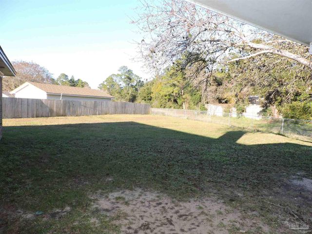 526 Briarwood Dr, Pensacola, FL 32506