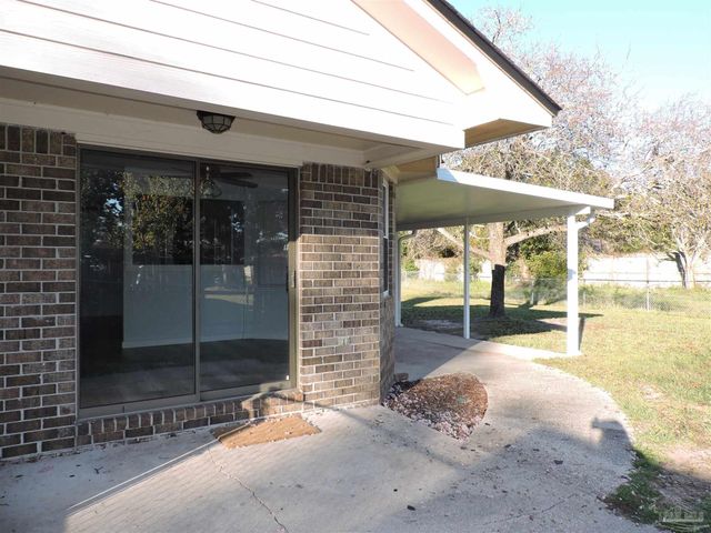 526 Briarwood Dr, Pensacola, FL 32506