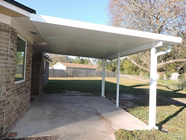 526 Briarwood Dr, Pensacola, FL 32506