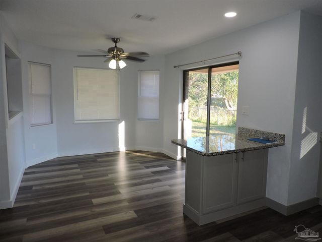 526 Briarwood Dr, Pensacola, FL 32506