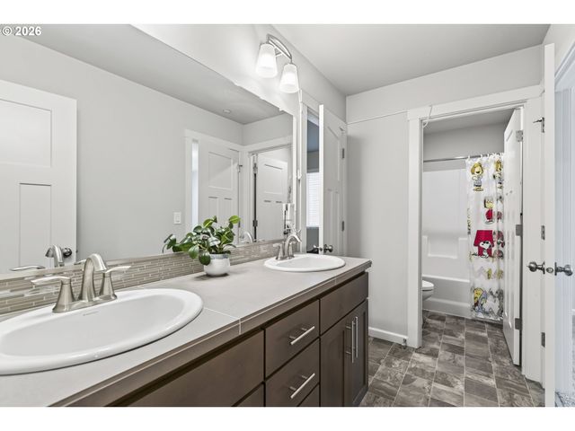 6417 N 87TH Ct, Camas, WA 98607