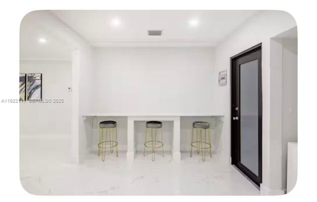 1301 NW 99th St A, Miami, FL 33147