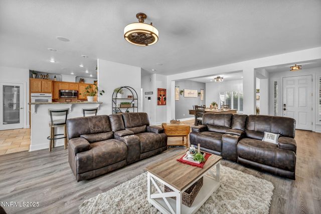 420 Chianti Way, Dayton, NV 89403