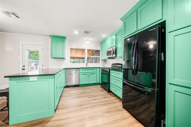 3100 Colonial Avenue, Waco, TX 76707