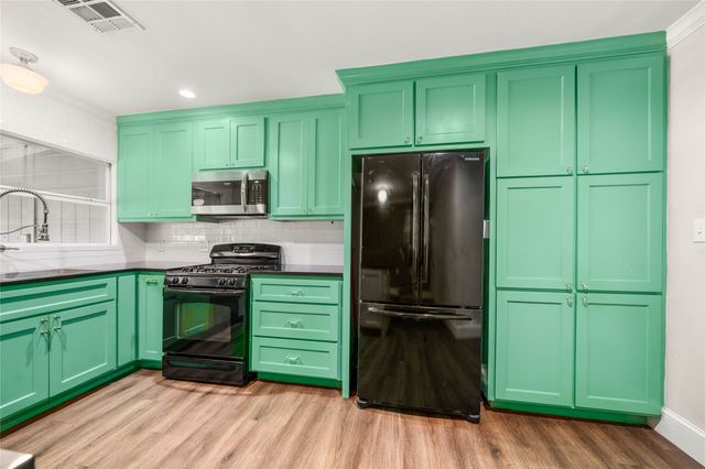 3100 Colonial Avenue, Waco, TX 76707