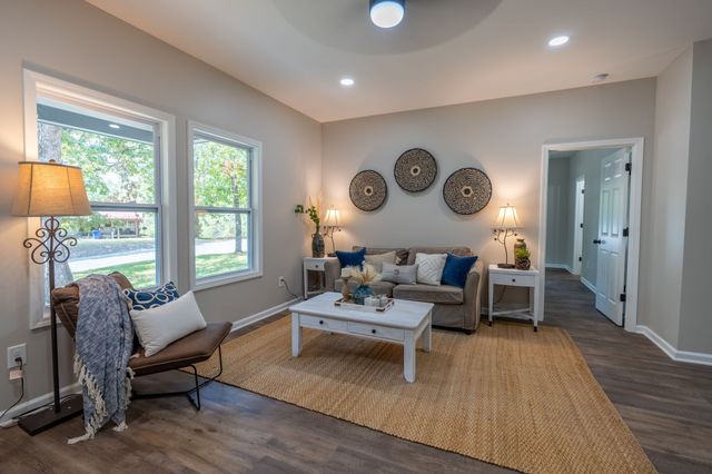 413 Market St, Waynesboro, TN 38485