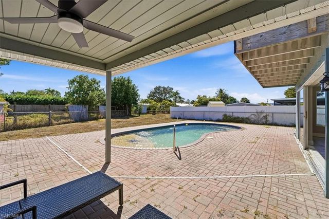 4635 Rockwood CIR, North Fort Myers, FL 33903