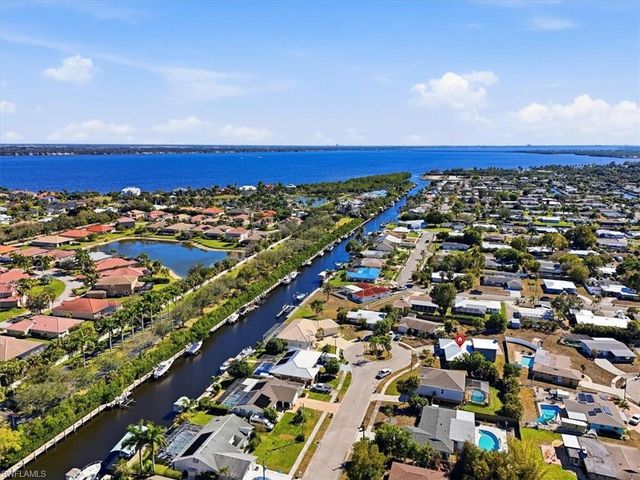 4635 Rockwood CIR, North Fort Myers, FL 33903