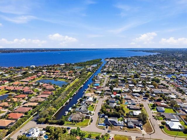 4635 Rockwood CIR, North Fort Myers, FL 33903