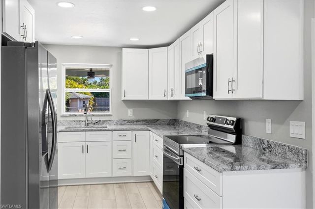 4635 Rockwood CIR, North Fort Myers, FL 33903