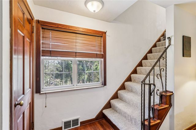 5404 Peach Dr, Richland, PA 15044