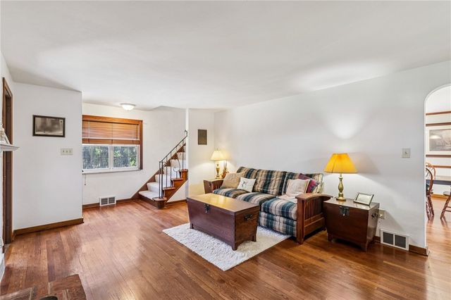 5404 Peach Dr, Richland, PA 15044