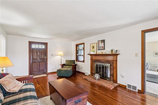 5404 Peach Dr, Richland, PA 15044