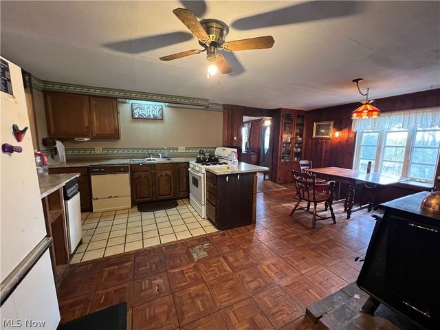 241 Parker Lane, Tallmadge, OH 44278