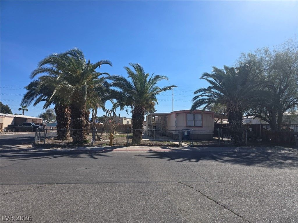 5555 Everglade Street, Las Vegas, NV 89142
