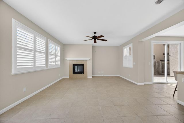 561 Greg Thatch Cir, Sacramento, CA 95835