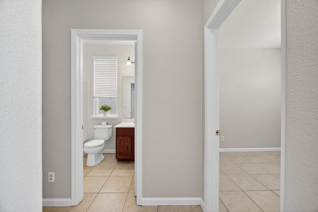 561 Greg Thatch Cir, Sacramento, CA 95835