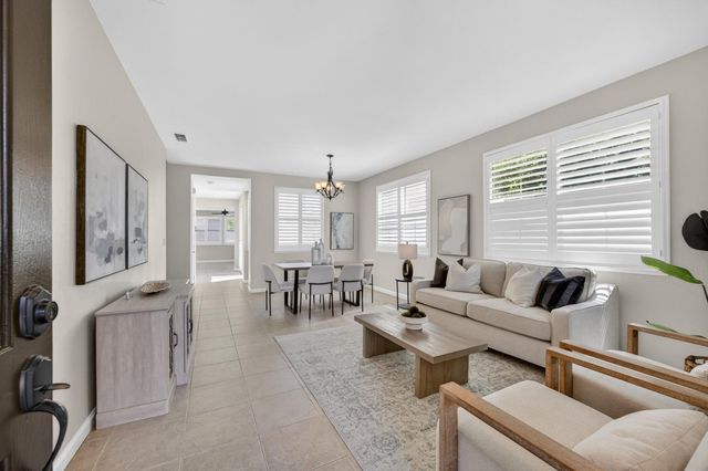 561 Greg Thatch Cir, Sacramento, CA 95835