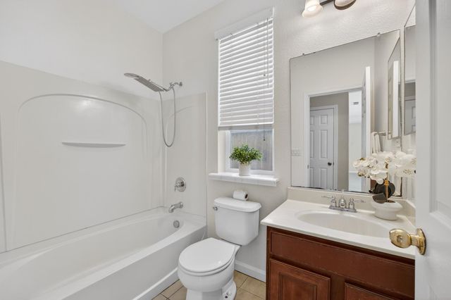 561 Greg Thatch Cir, Sacramento, CA 95835