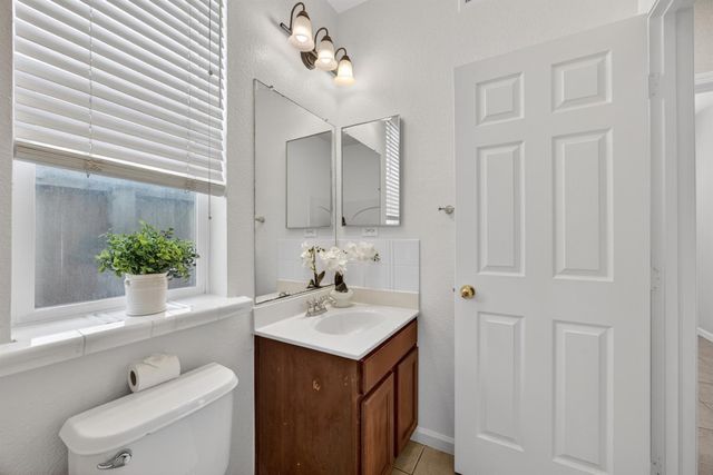 561 Greg Thatch Cir, Sacramento, CA 95835
