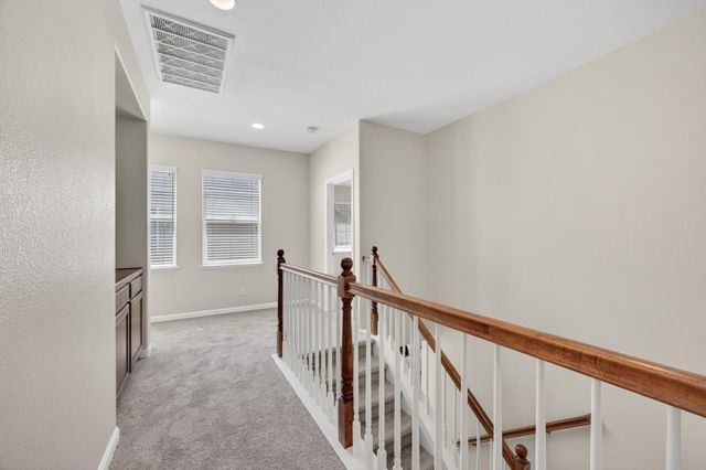 561 Greg Thatch Cir, Sacramento, CA 95835