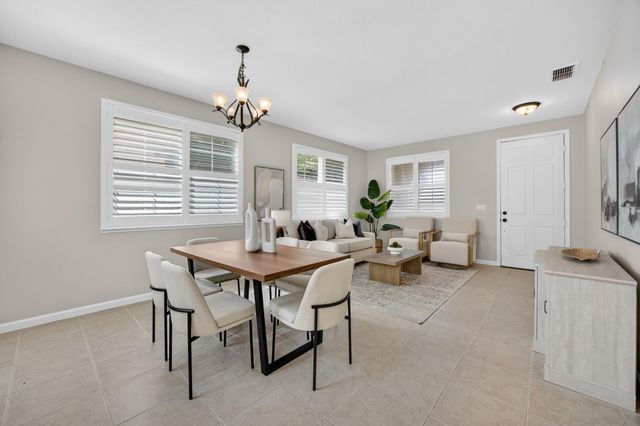 561 Greg Thatch Cir, Sacramento, CA 95835