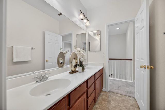 561 Greg Thatch Cir, Sacramento, CA 95835