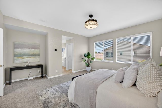 561 Greg Thatch Cir, Sacramento, CA 95835