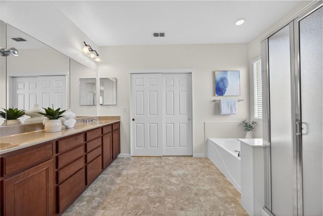 561 Greg Thatch Cir, Sacramento, CA 95835