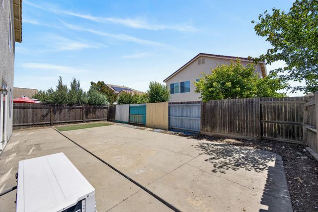 561 Greg Thatch Cir, Sacramento, CA 95835