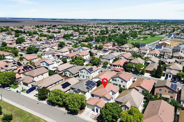561 Greg Thatch Cir, Sacramento, CA 95835