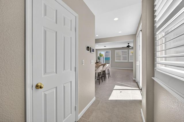 561 Greg Thatch Cir, Sacramento, CA 95835